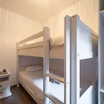 Bright, Calm & Stylish With Balcony *