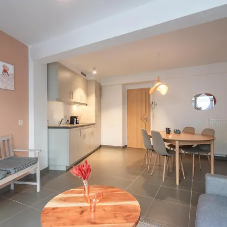 Bright, Calm & Stylish With Balcony