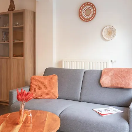 Bright, Calm & Stylish With Balcony أوستيند