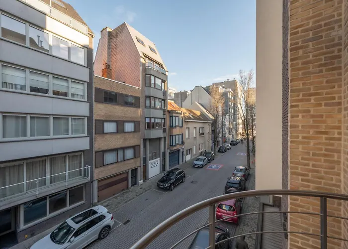 شقة Bright, Calm & Stylish With Balcony أوستيند