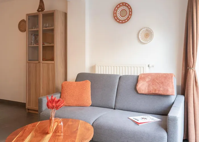 Bright, Calm & Stylish With Balcony أوستيند