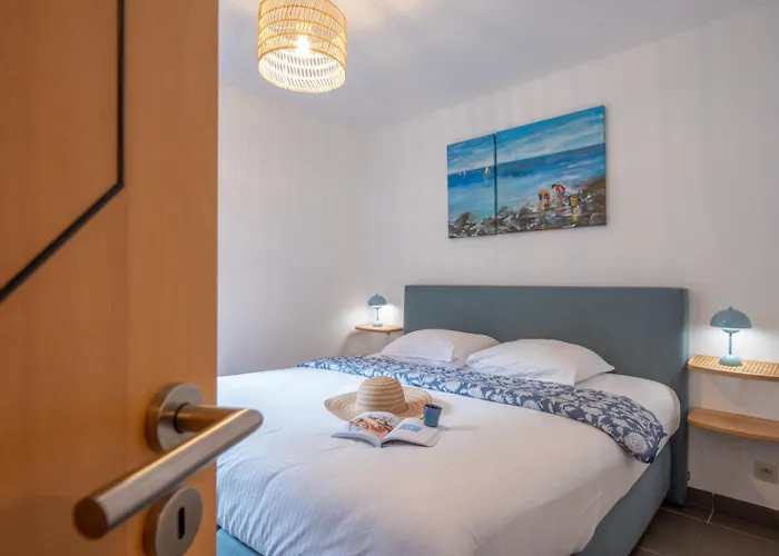 Bright, Calm & Stylish With Balcony *